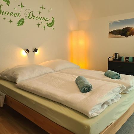 Lichtdurchflutetes Zimmer - Kaeppele Waldbuttelbrunn ภายนอก รูปภาพ
