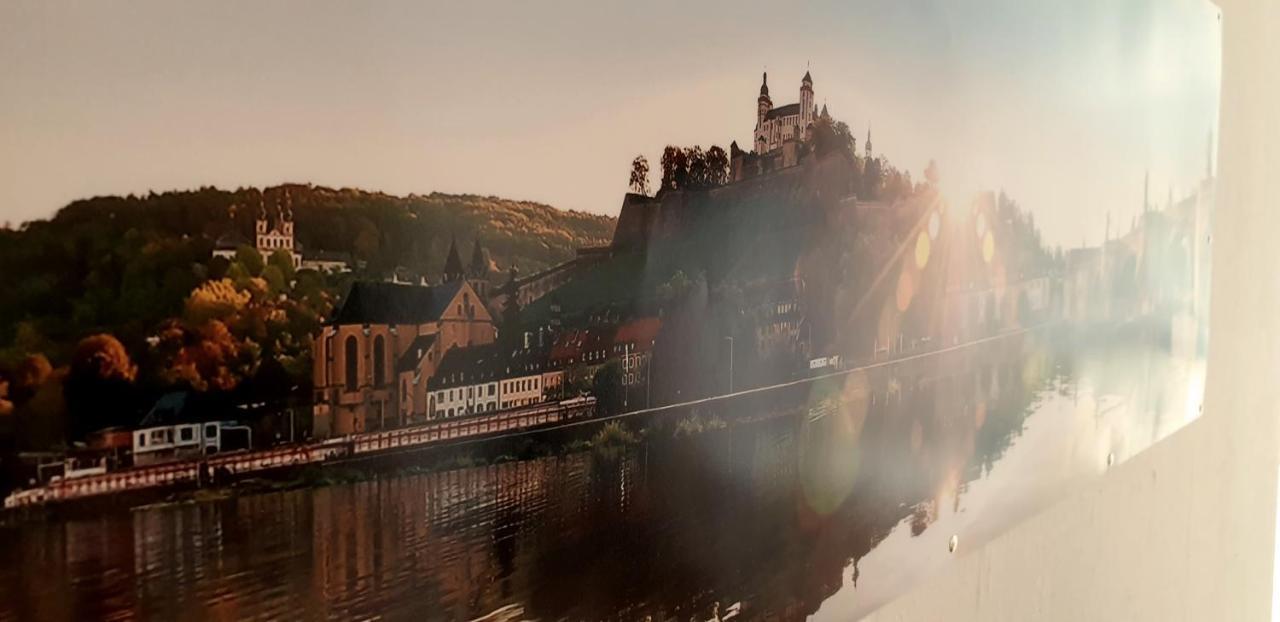 Lichtdurchflutetes Zimmer - Kappele Waldbuttelbrunn ภายนอก รูปภาพ